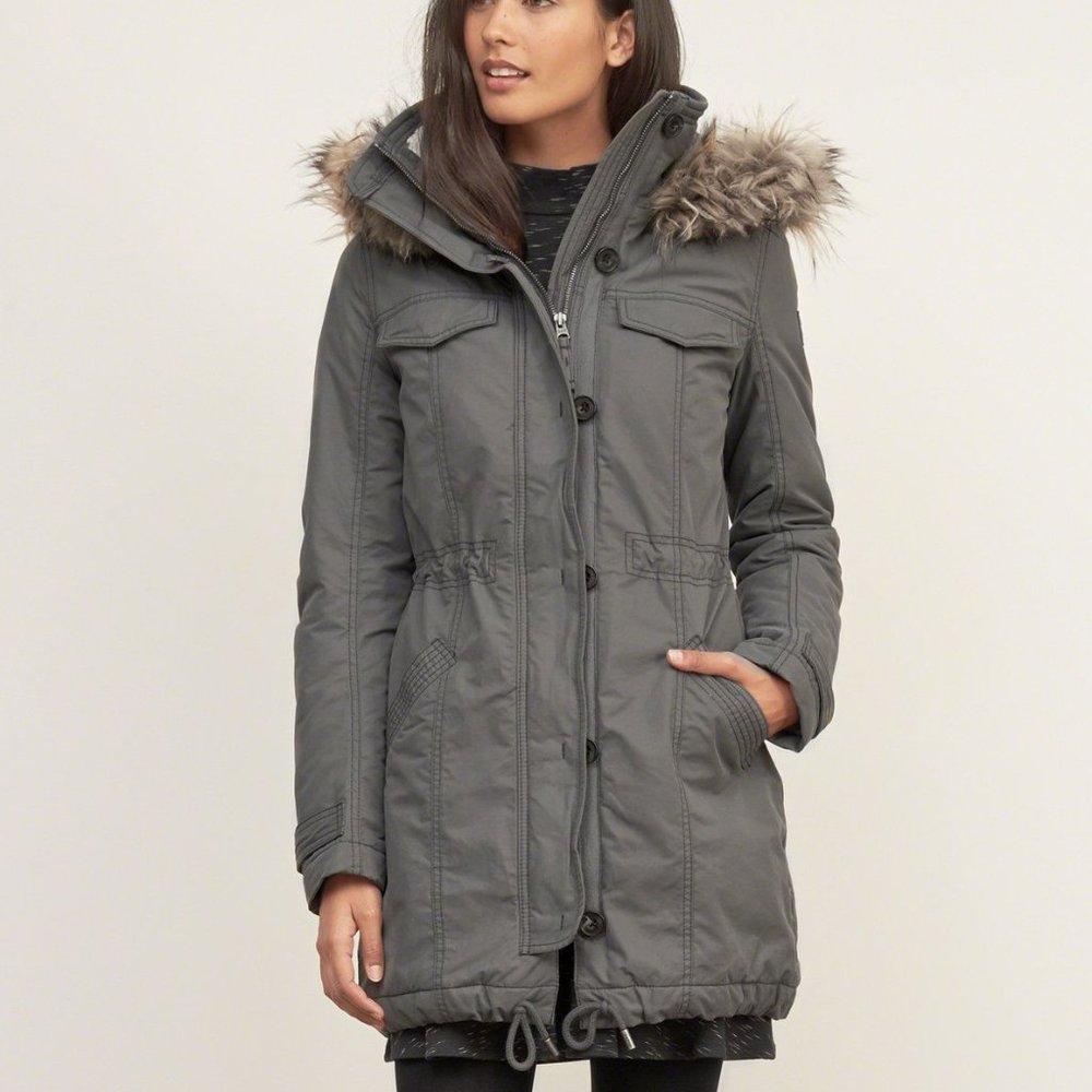 ⏬ Host Pick🌠: Ambercrombie & Finch Women's Ultra Parka